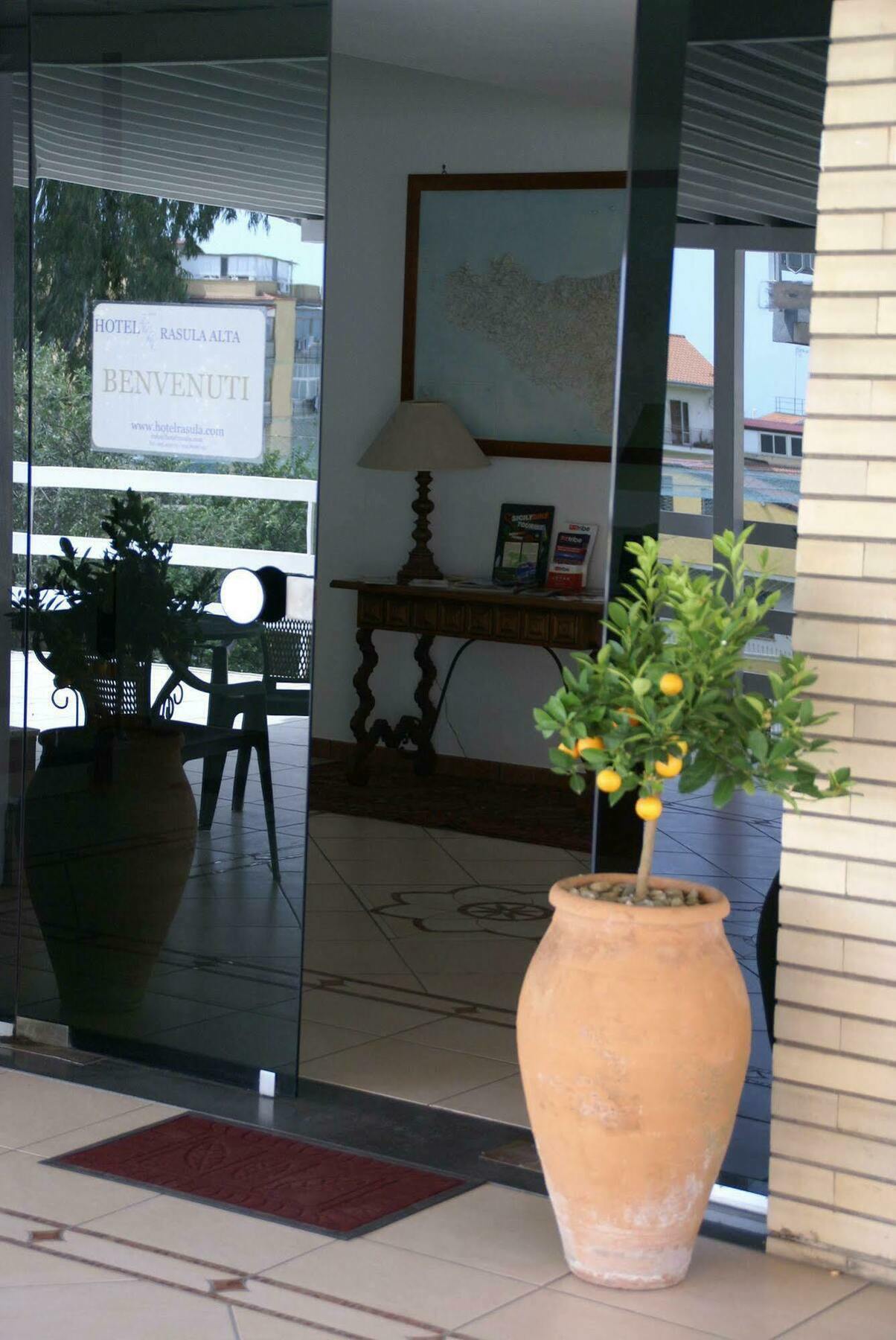 Hotel Rasula Alta Gravina di Catania Luaran gambar