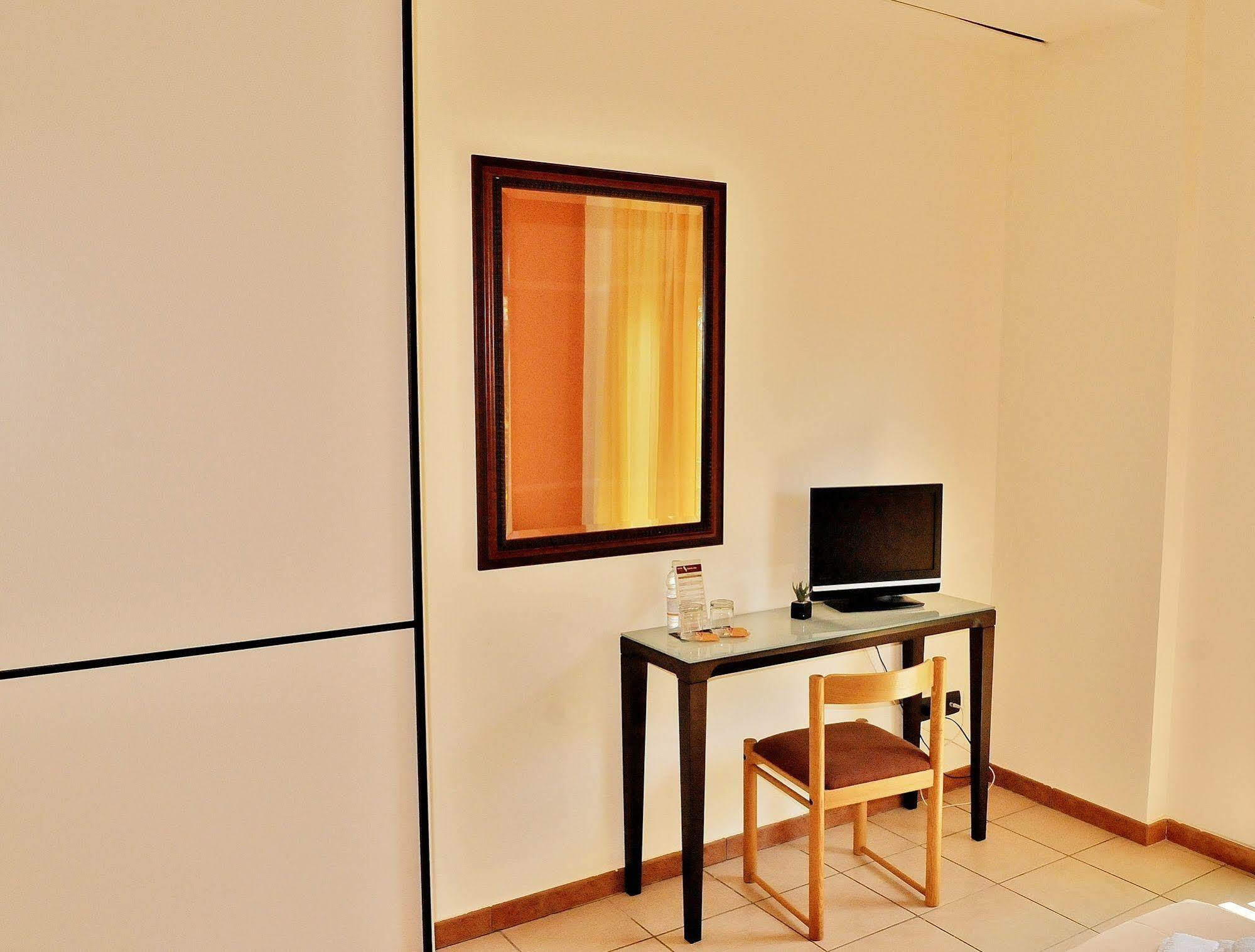 Hotel Rasula Alta Gravina di Catania Luaran gambar