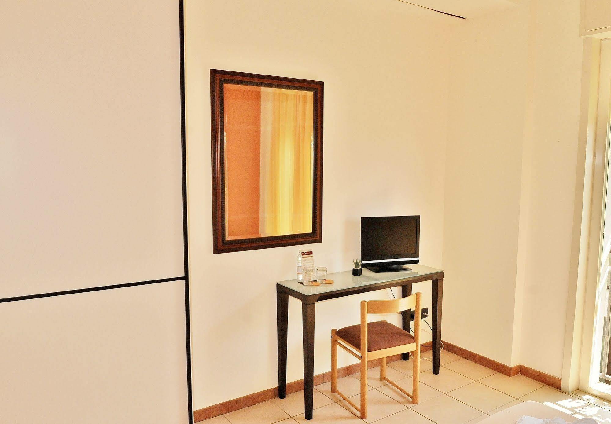 Hotel Rasula Alta Gravina di Catania Luaran gambar