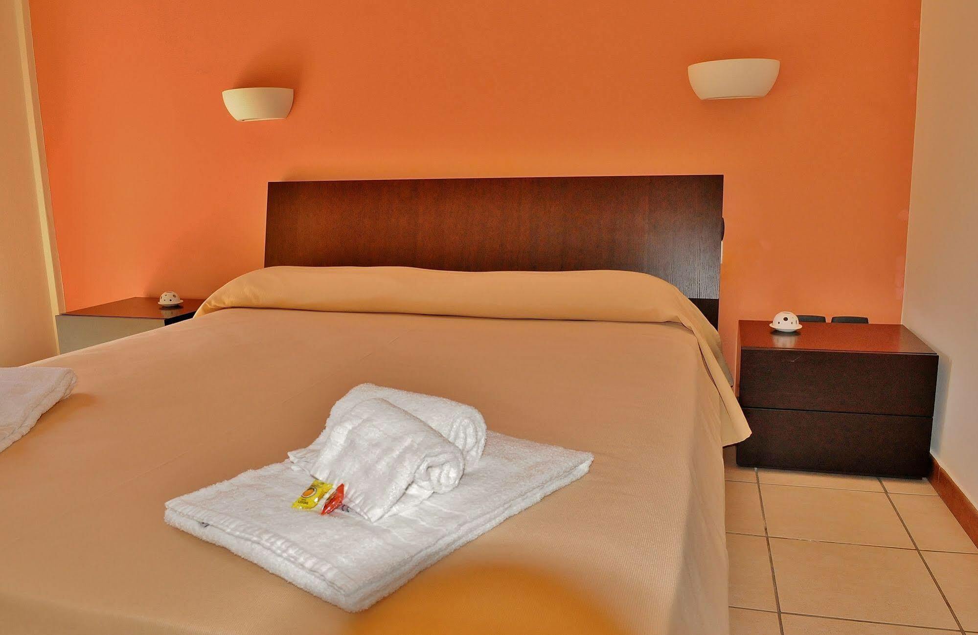 Hotel Rasula Alta Gravina di Catania Luaran gambar