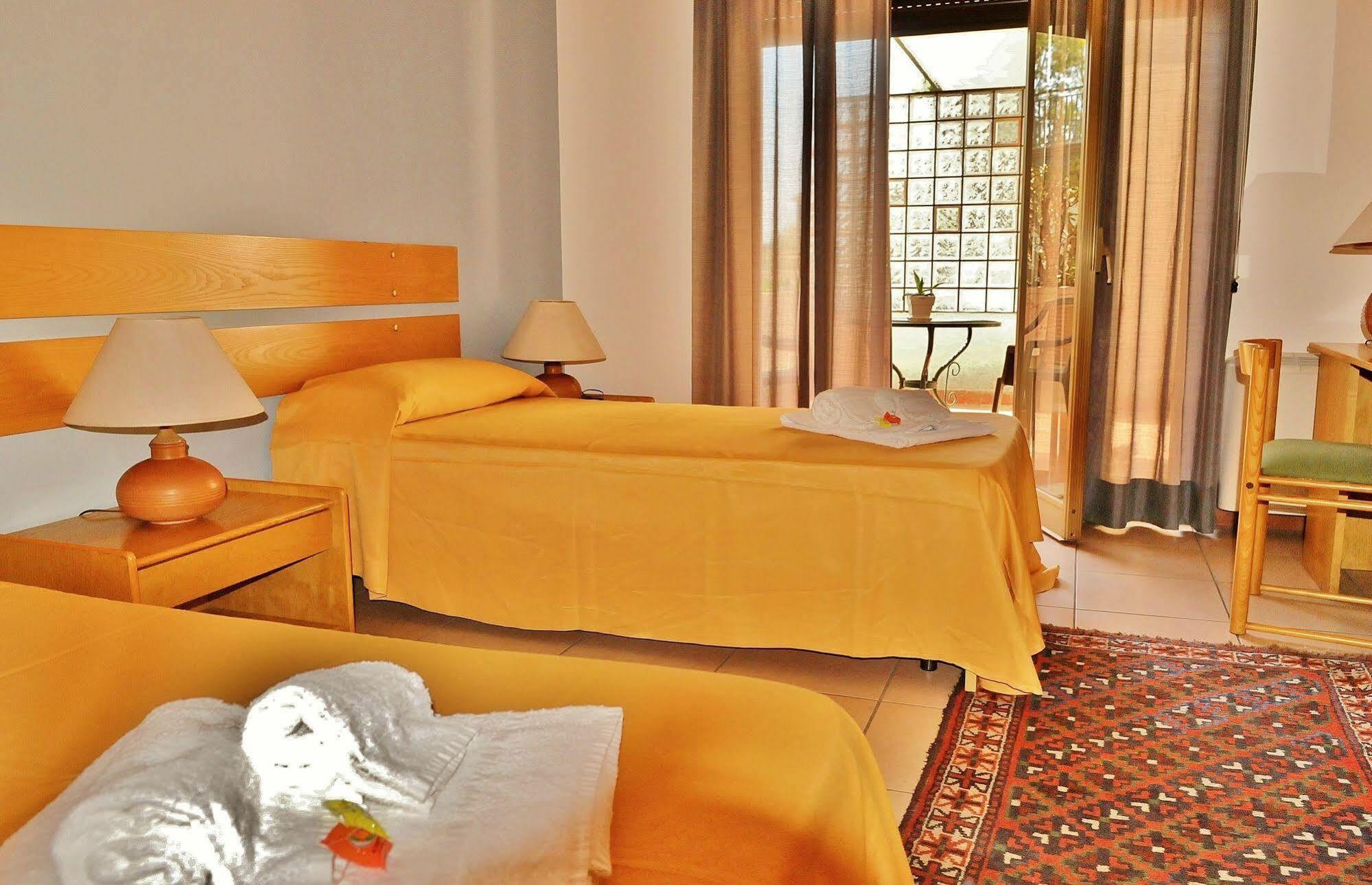 Hotel Rasula Alta Gravina di Catania Luaran gambar